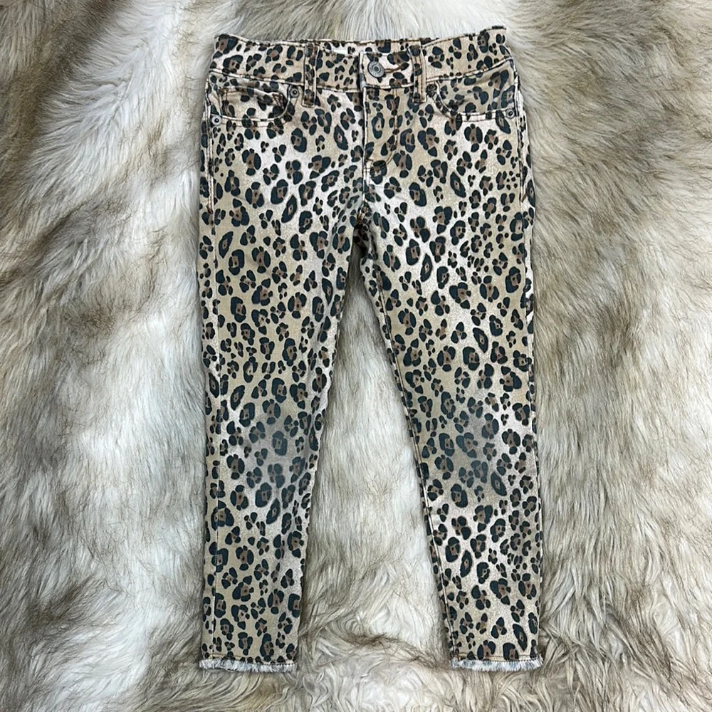 Size 6 GAP Tan Ankle Cropped Animal Print Chetah Jeans